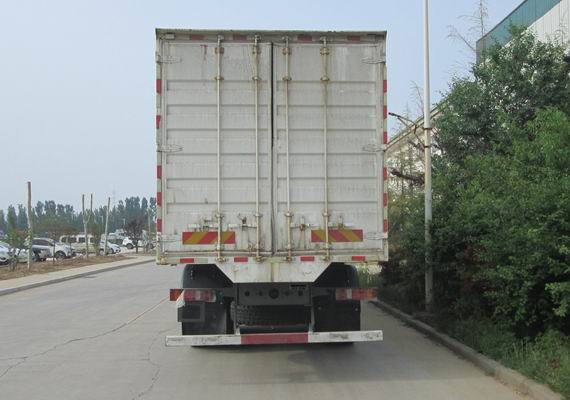 汕德卡牌ZZ5316XXYV466HF1廂式運(yùn)輸車公告圖片