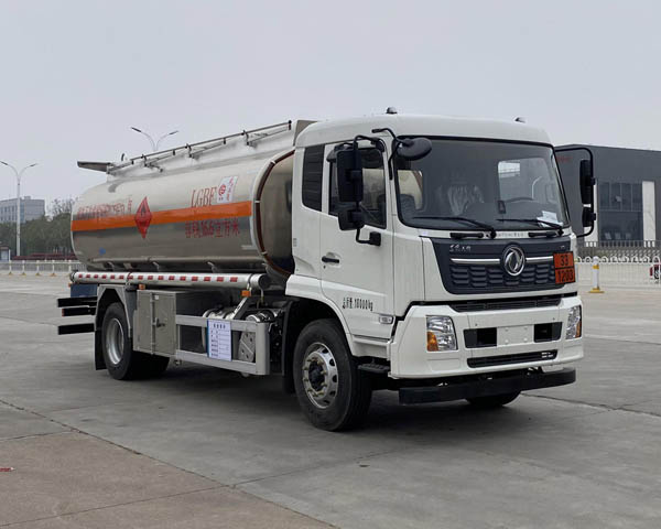 楚胜牌CSC5180GYYLD6铝合金运油车