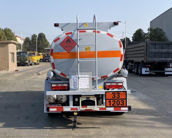 东风股份多利卡D6 CSC5075GJY6加油车公告图片