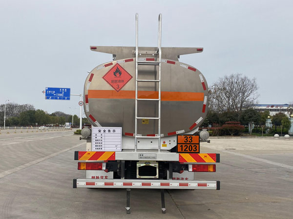 楚胜牌CSC5320GYYLD6A铝合金运油车公告图片