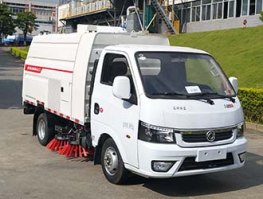 扫路车