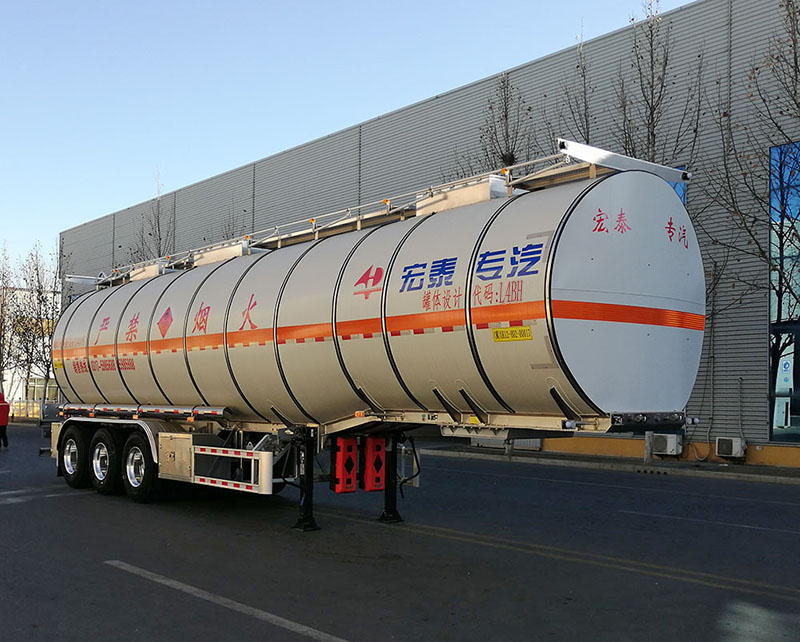 正康宏泰牌12.4米33.5吨3轴铝合金易燃液体罐式运输半挂车(HHT9405GRYE)