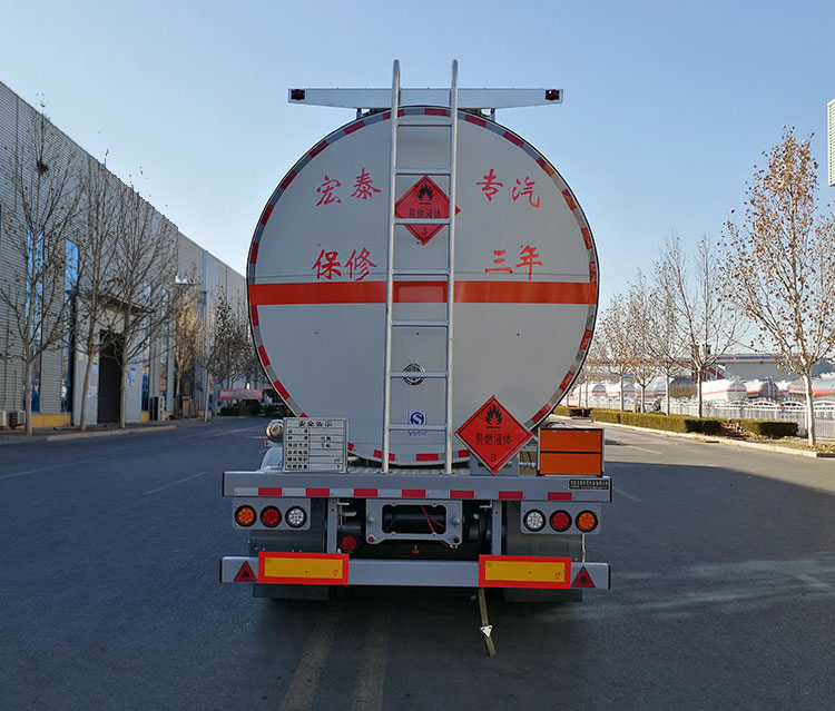 正康宏泰牌HHT9405GRYE铝合金易燃液体罐式运输半挂车公告图片