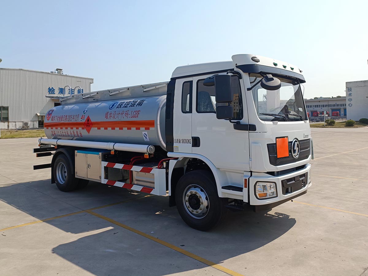 陕汽牌SHN5181GYYLA1125运油车公告图片