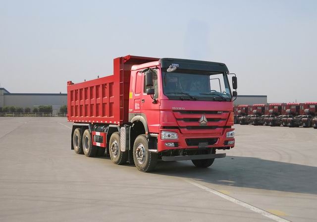 豪沃牌 445马力 前四后八 自卸汽车(ZZ3317V2567F1)
