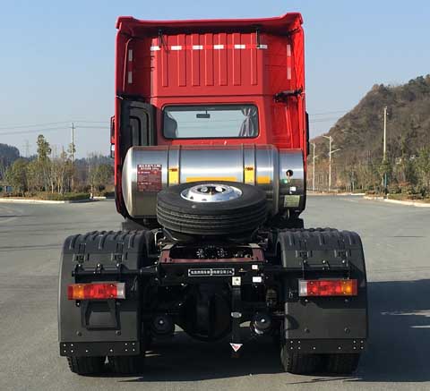 DFV4258GP6N1 东风牌590马力后双桥,后八轮LNG国六半挂牵引车图片