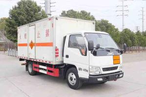 爆破器材运输车