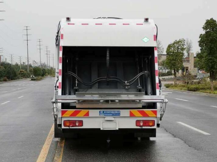 程力威牌CLW5120ZYS6WS壓縮式垃圾車公告圖片
