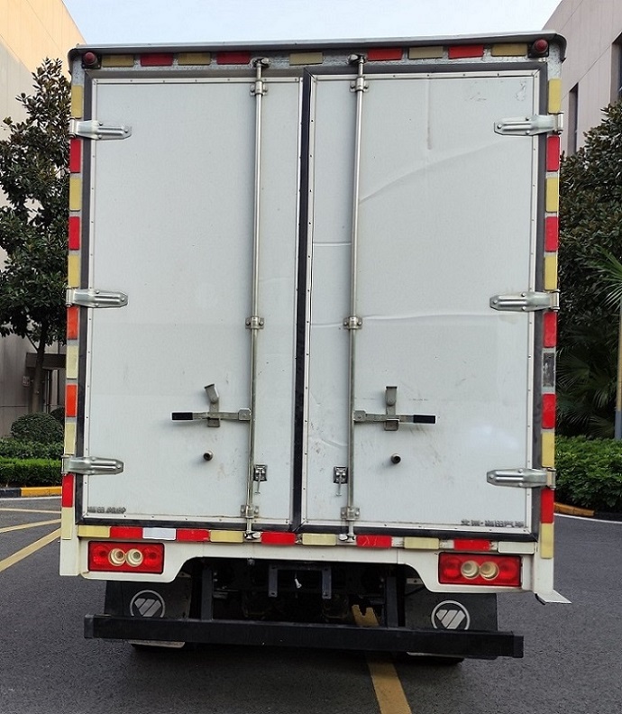福田牌BJ5048XLC8JDA-AB5冷藏车公告图片