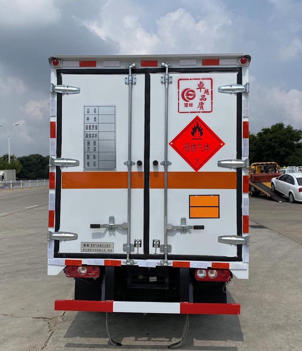 楚勝牌CSC5043XRQSH6易燃?xì)怏w廂式運(yùn)輸車公告圖片