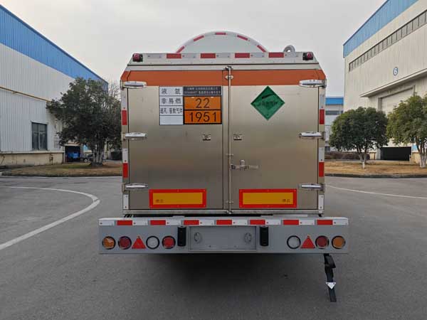 五峰牌JXY9406GDY7低温液体运输半挂车公告图片