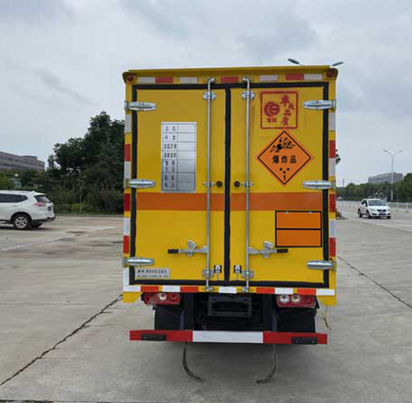 楚勝牌CSC5043XQYSH6爆破器材運輸車公告圖片