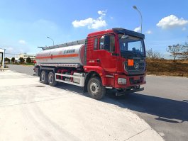 易燃液体罐式运输车