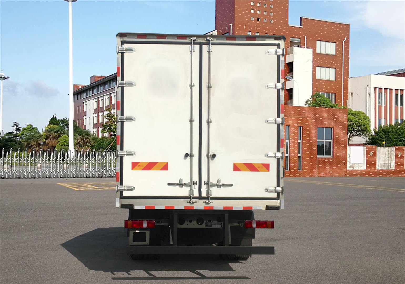 汕德卡牌ZZ5166XLCK521GF1冷藏車公告圖片