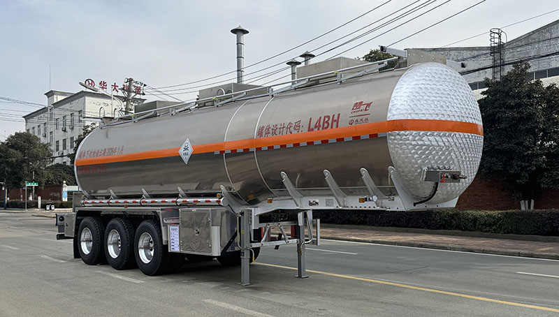 楚飞牌10.8米34.3吨3轴毒性和感染性物品罐式运输半挂车(CLQ9400GDG)