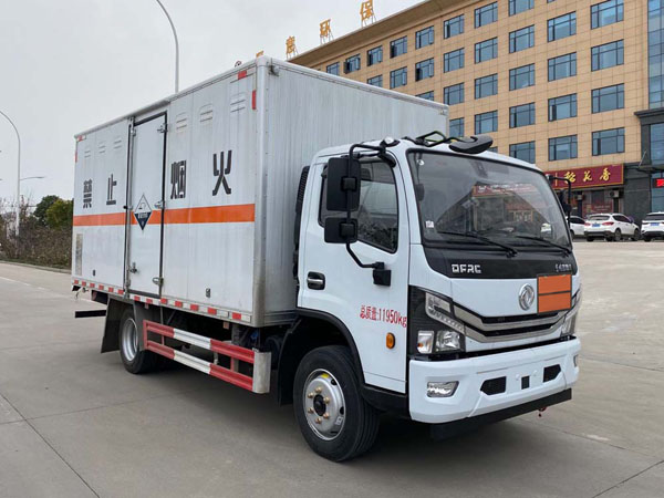 楚胜牌CSC5125XFW6腐蚀性物品厢式运输车公告图片