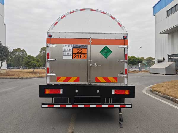 五峰牌JXY5323GDY3低溫液體運(yùn)輸車公告圖片