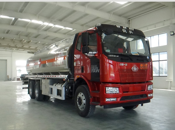 楚胜牌CSC5260GYYLC6A铝合金运油车