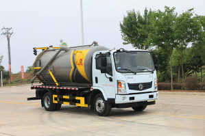 吸污车
