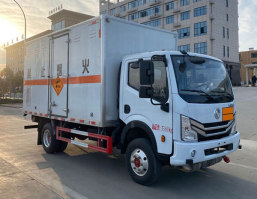 爆破器材运输车
