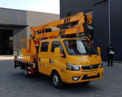 高空作业车
