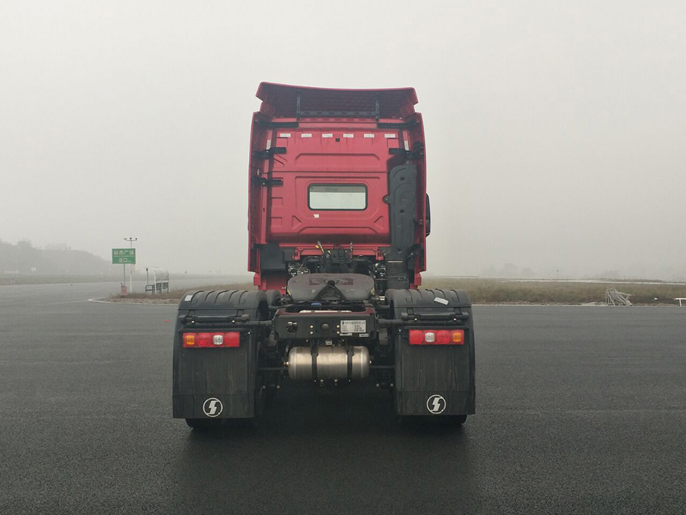 SX4259XE4Q1 陕汽牌560马力后双桥,后八轮柴油国六牵引汽车图片