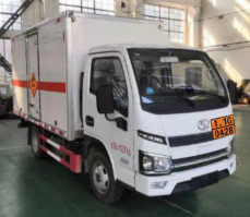 爆破器材运输车
