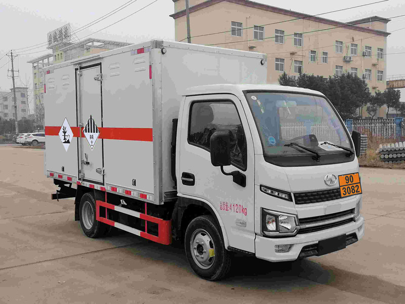 顺风智造牌SFZ5040XZWS6杂项危险物品厢式运输车