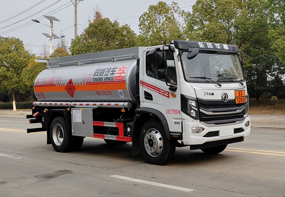 专威牌HTW5126GJYEQ6加油车