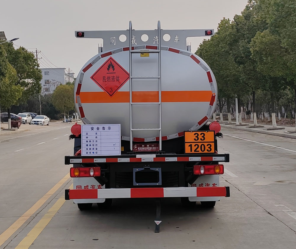 專威牌HTW5126GJYEQ6加油車公告圖片