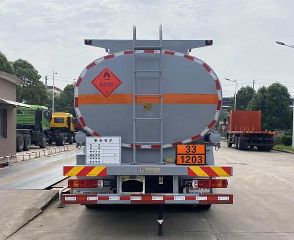 楚勝牌CSC5185GYYCA6運(yùn)油車(chē)公告圖片