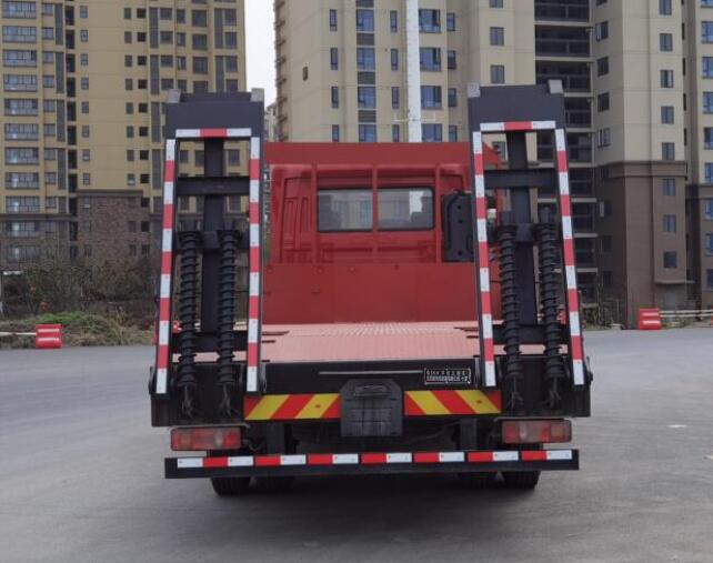 東風(fēng)牌DFV5183TPBGP6D平板運(yùn)輸車(chē)公告圖片