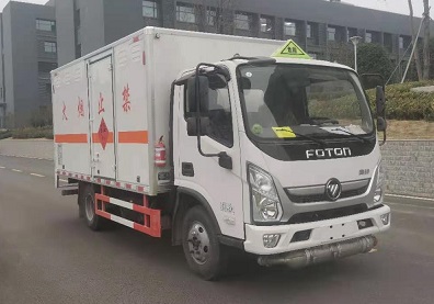 程力威牌CLW5041XQYB6爆破器材运输车