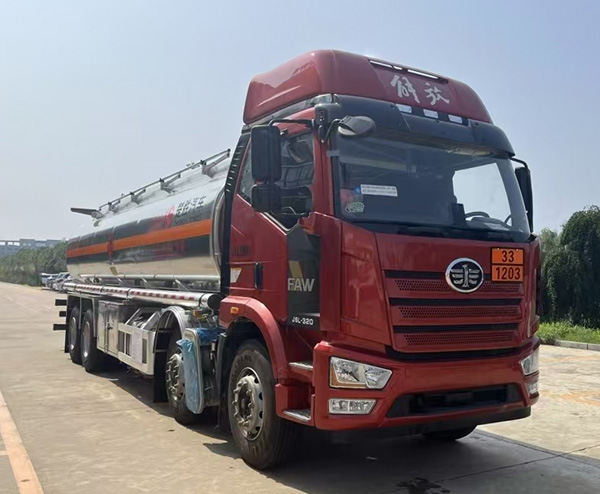 楚胜牌CSC5321GYYL6A铝合金运油车