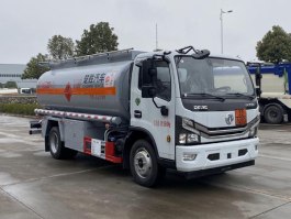 运油车