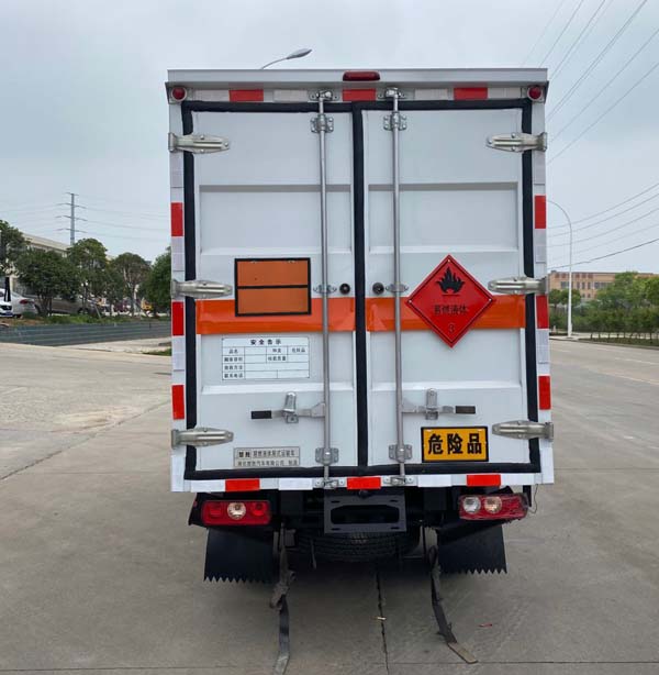 楚勝牌CSC5031XRYSH6易燃液體廂式運輸車公告圖片