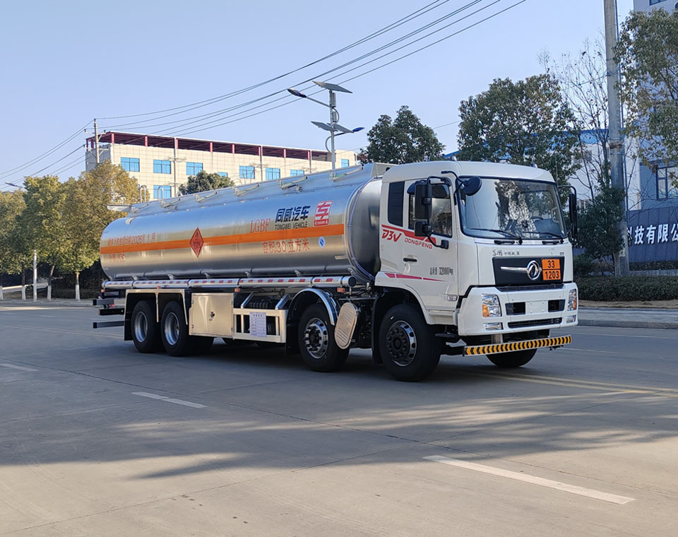 专威牌HTW5320GYYLEQ6铝合金运油车