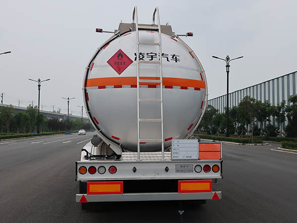 铝合金易燃液体罐式运输半挂车图片