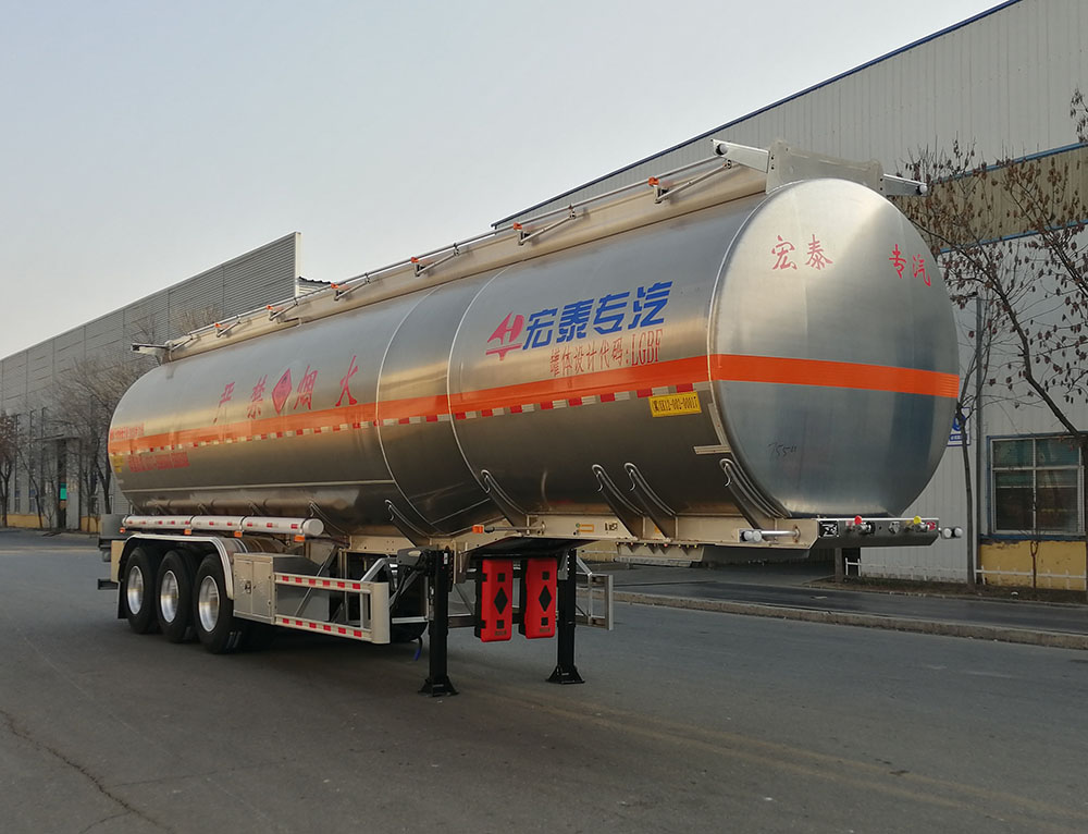 正康宏泰牌12.6米34吨3轴铝合金易燃液体罐式运输半挂车(HHT9406GRYF)
