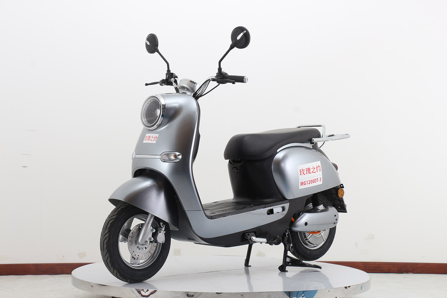 电动两轮摩托车