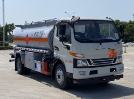 运油车