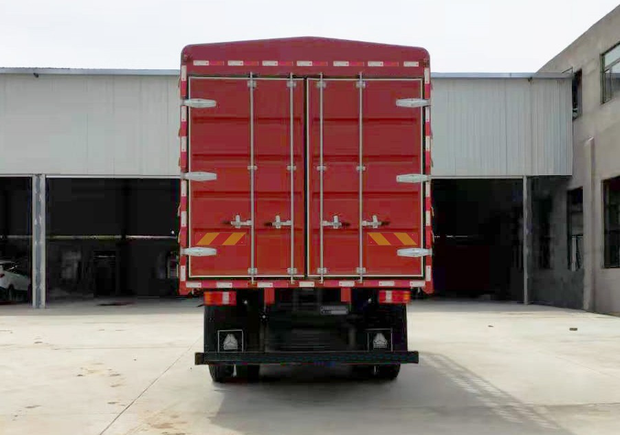 豪沃牌ZZ5187CCYH4715F1B倉(cāng)柵式運(yùn)輸車公告圖片