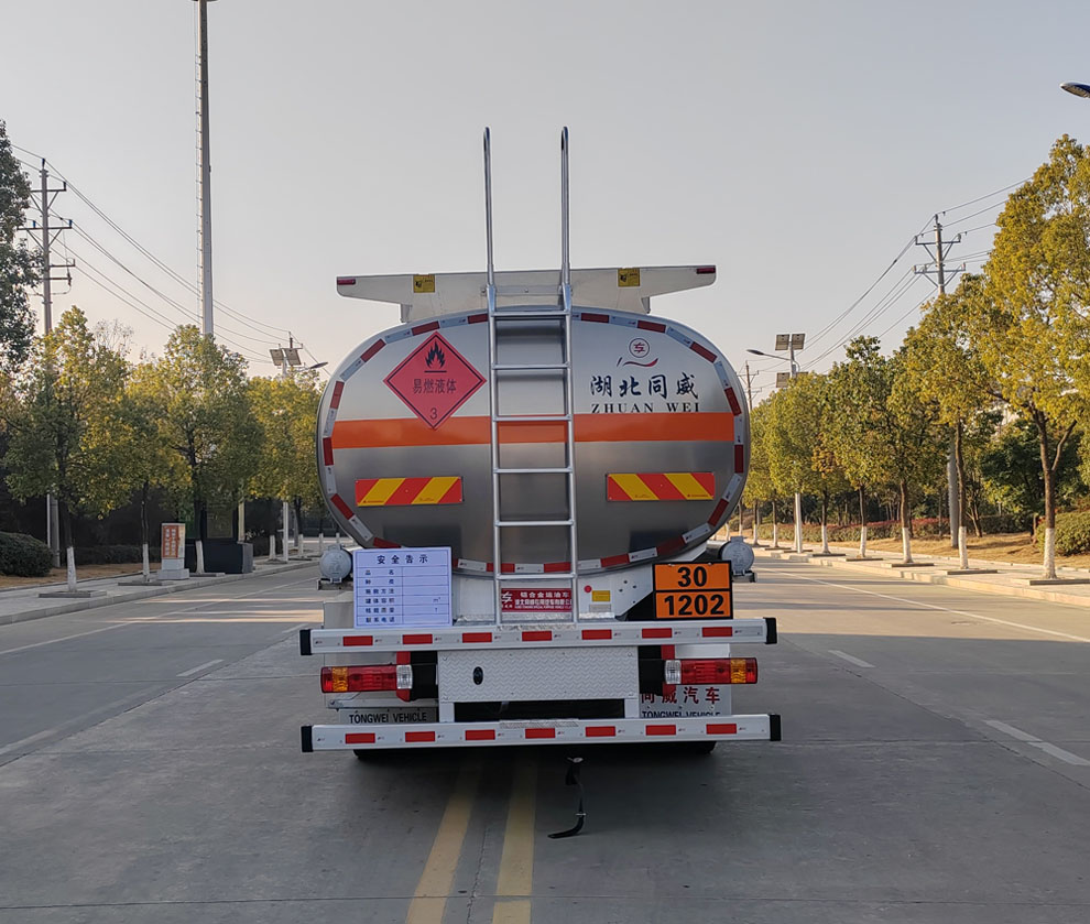 專威牌HTW5323GYYLCAC6鋁合金運油車公告圖片