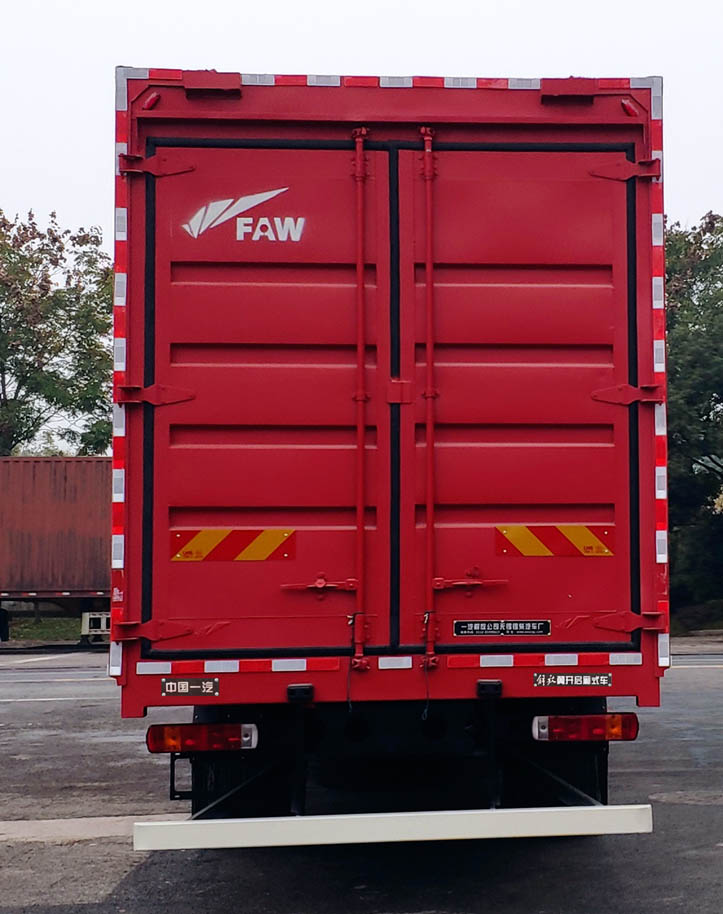 解放牌CA5180XYKP28K2L8E6A80翼開啟廂式車公告圖片