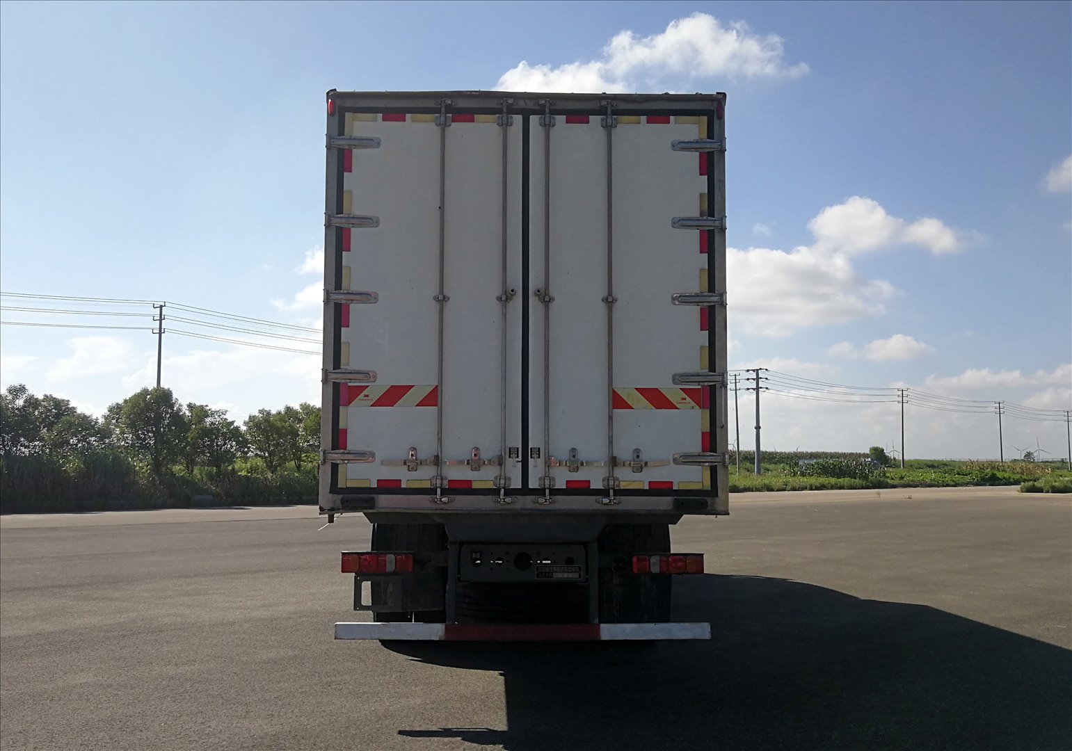 汕德卡牌ZZ5256XLCN56CHF1冷藏車(chē)公告圖片