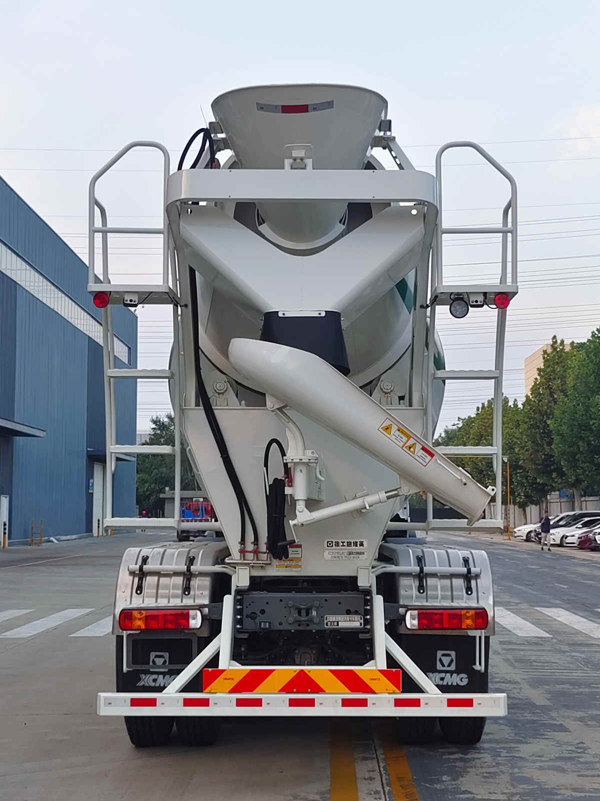 徐工牌XZS5318GJBC1Z3混凝土攪拌運(yùn)輸車公告圖片