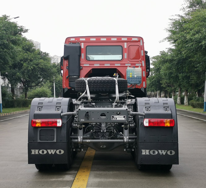 ZZ4252V3247F1H 豪沃牌430马力后双桥,后八轮柴油国六牵引汽车图片