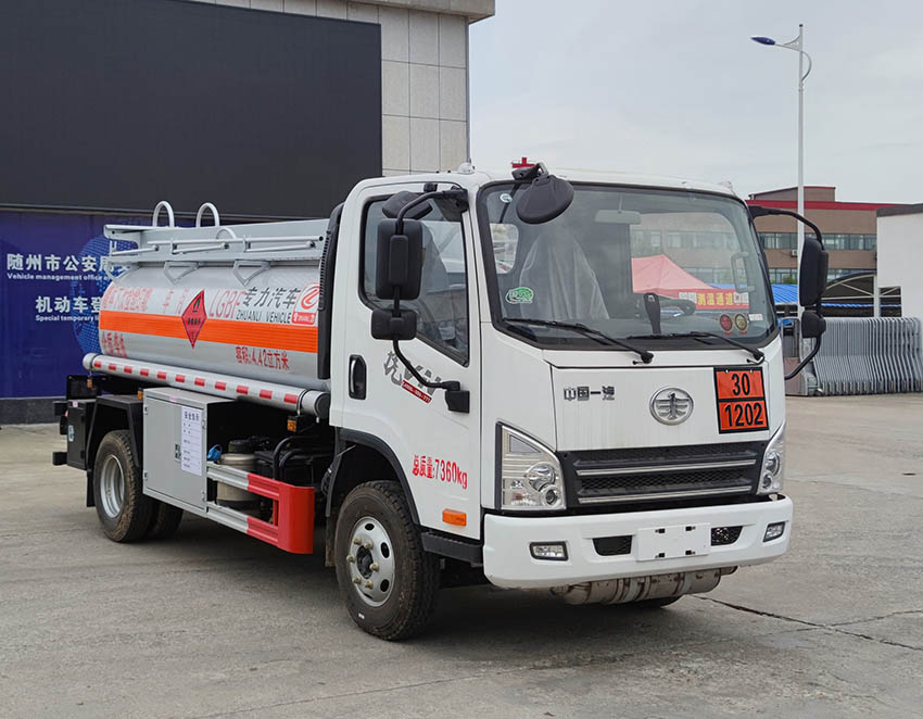 专力牌ZLC5070GYYCC6运油车