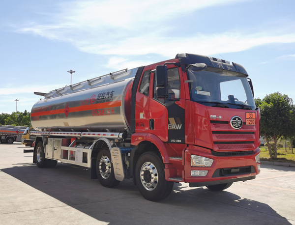 楚胜牌CSC5262GYYLC6铝合金运油车