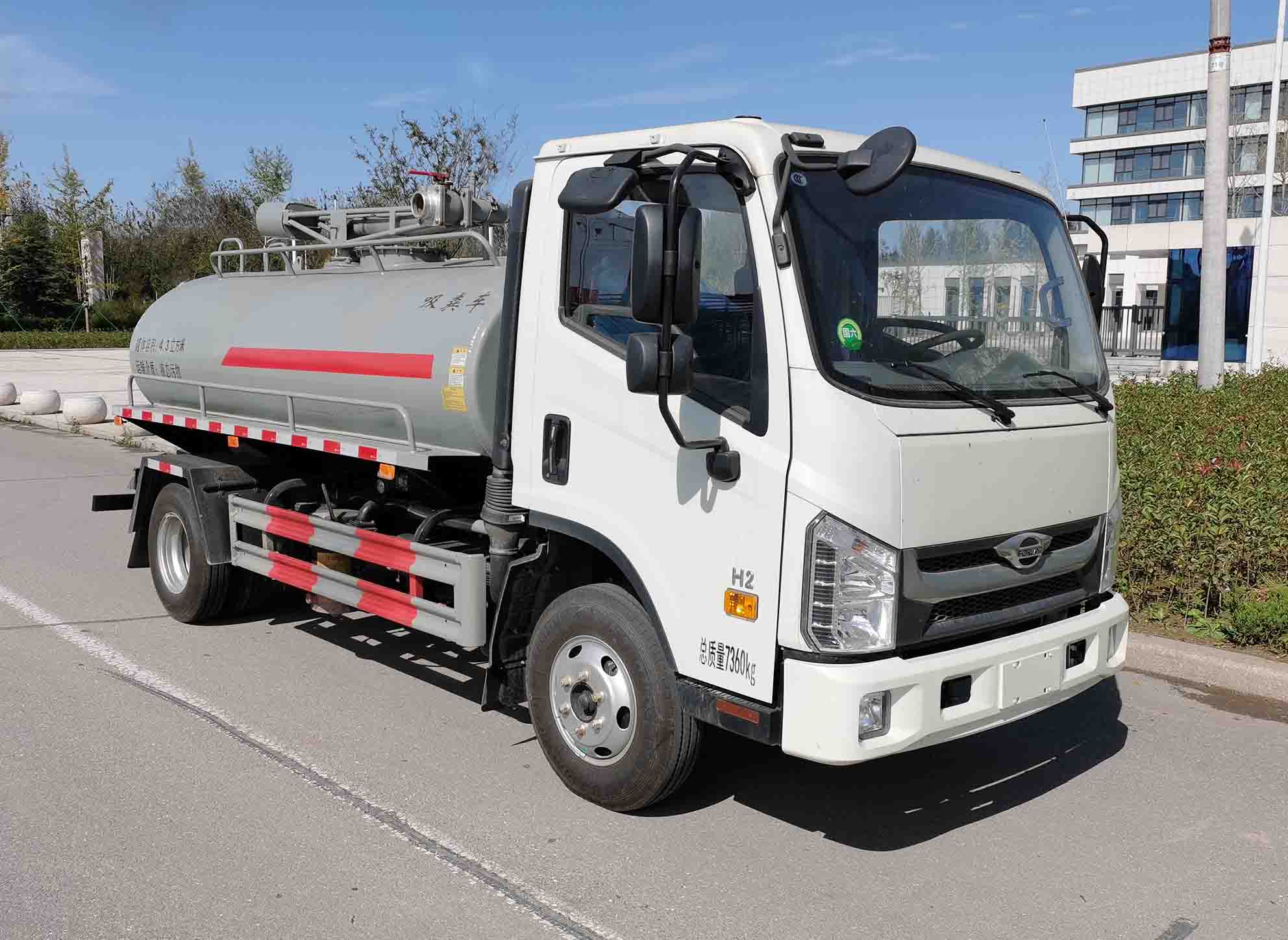 诸专牌GLB5070GXE6吸粪车